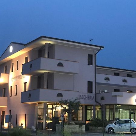Pensione Degli Ulivi Porto SantʼElpidio Zewnętrze zdjęcie
