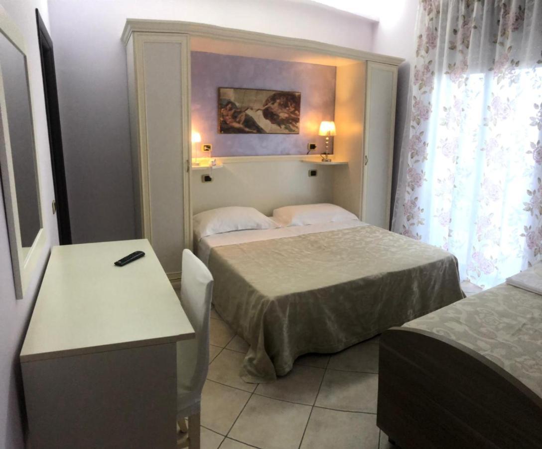 Pensione Degli Ulivi Porto SantʼElpidio Zewnętrze zdjęcie