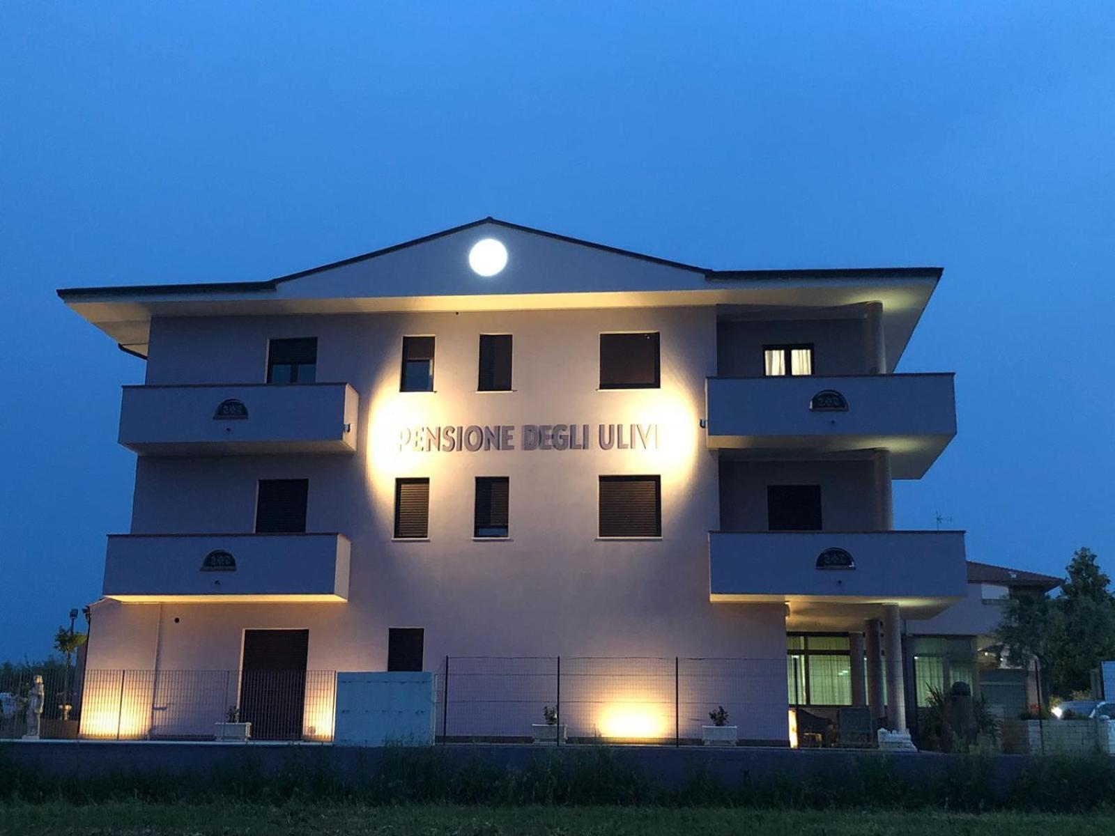Pensione Degli Ulivi Porto SantʼElpidio Zewnętrze zdjęcie