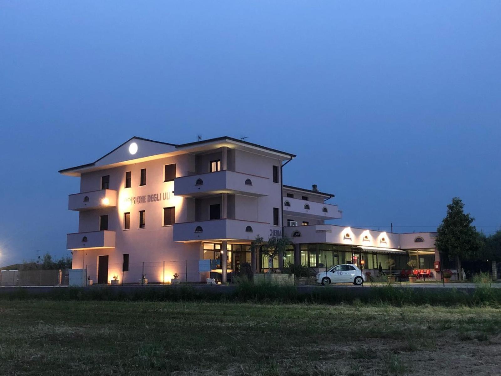 Pensione Degli Ulivi Porto SantʼElpidio Zewnętrze zdjęcie