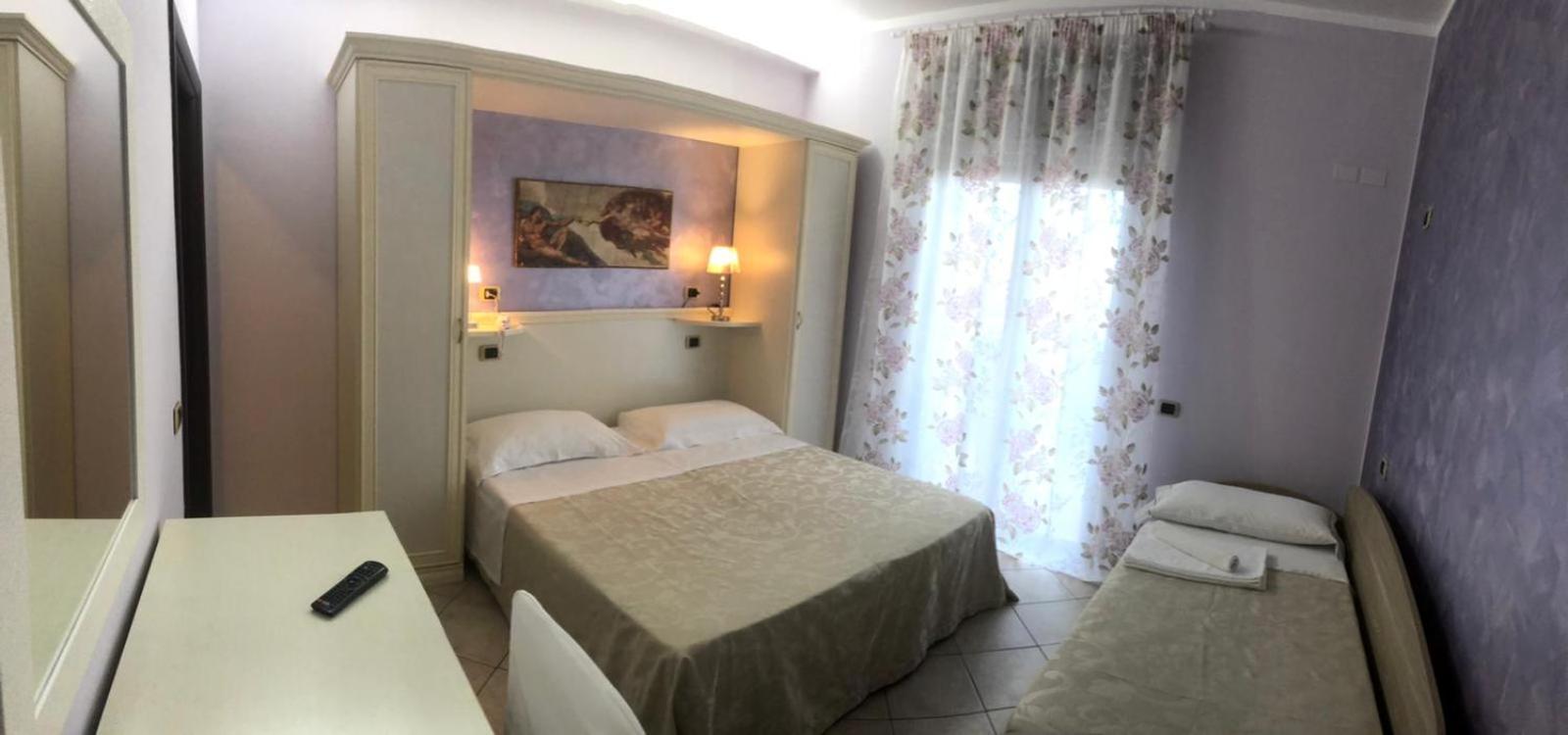 Pensione Degli Ulivi Porto SantʼElpidio Pokój zdjęcie