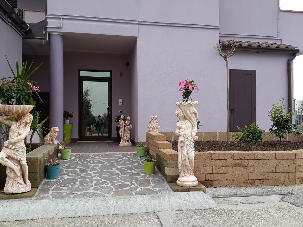 Pensione Degli Ulivi Porto SantʼElpidio Zewnętrze zdjęcie